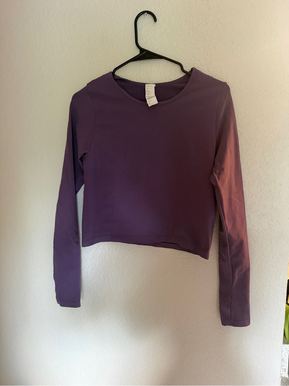 Fabletics Purple Long-Sleeve Crop Top - Women